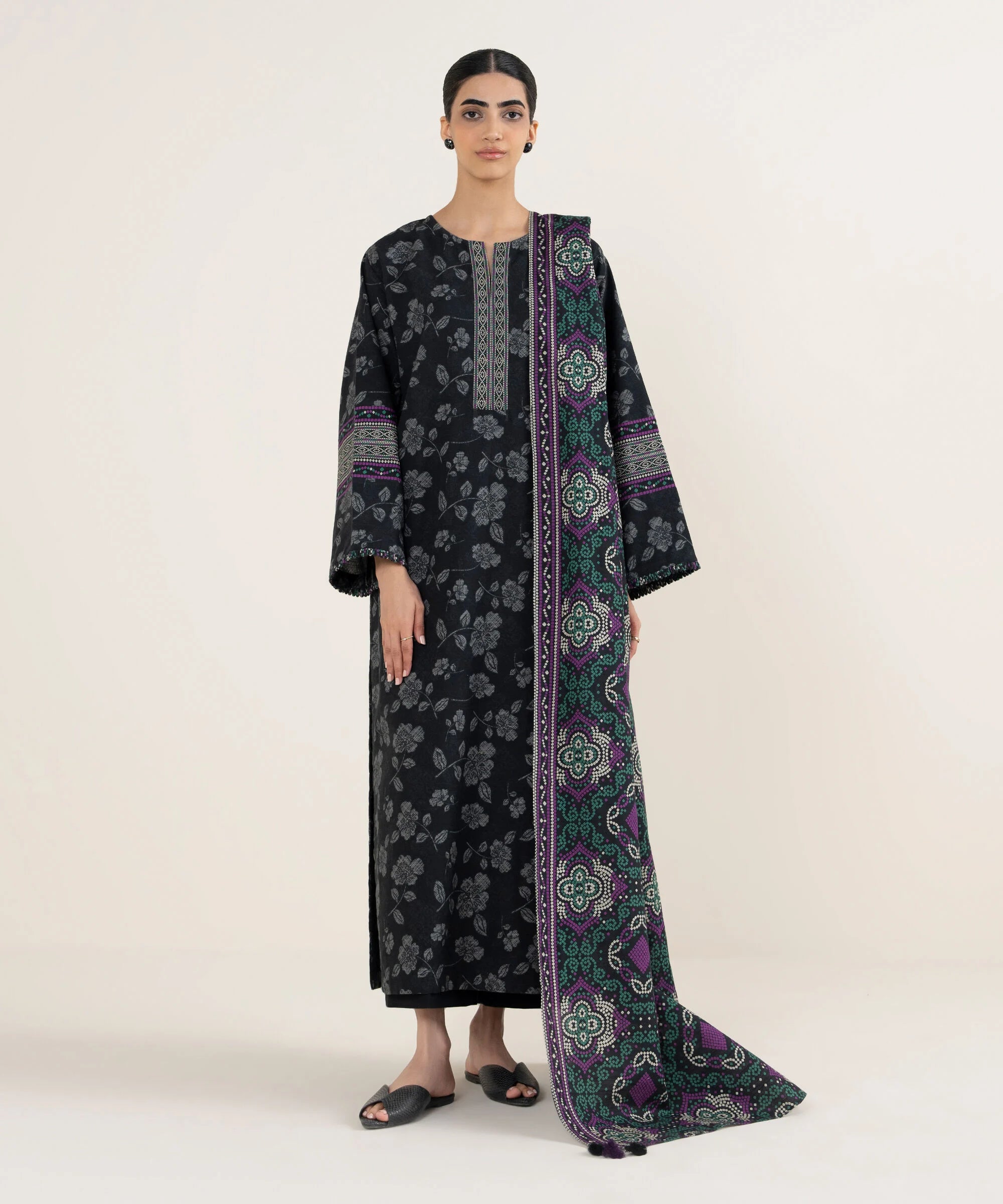 3 Piece - Printed Khaddar Suit