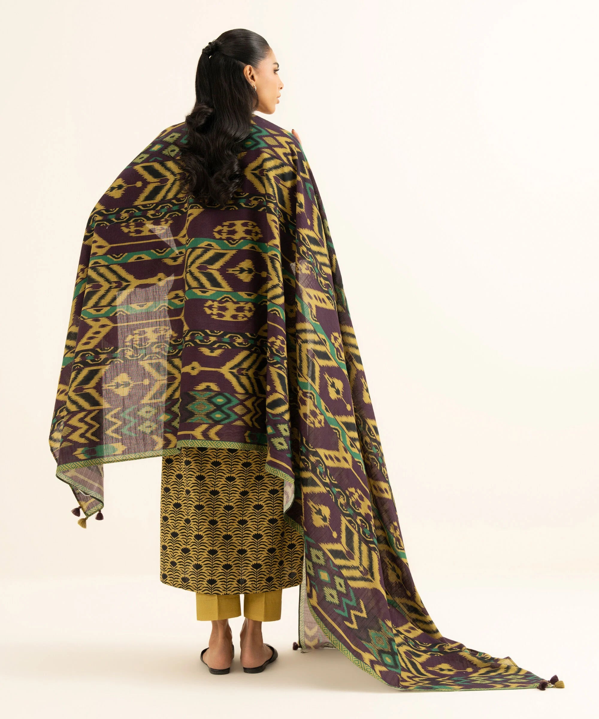 3 Piece - Printed Khaddar Suit