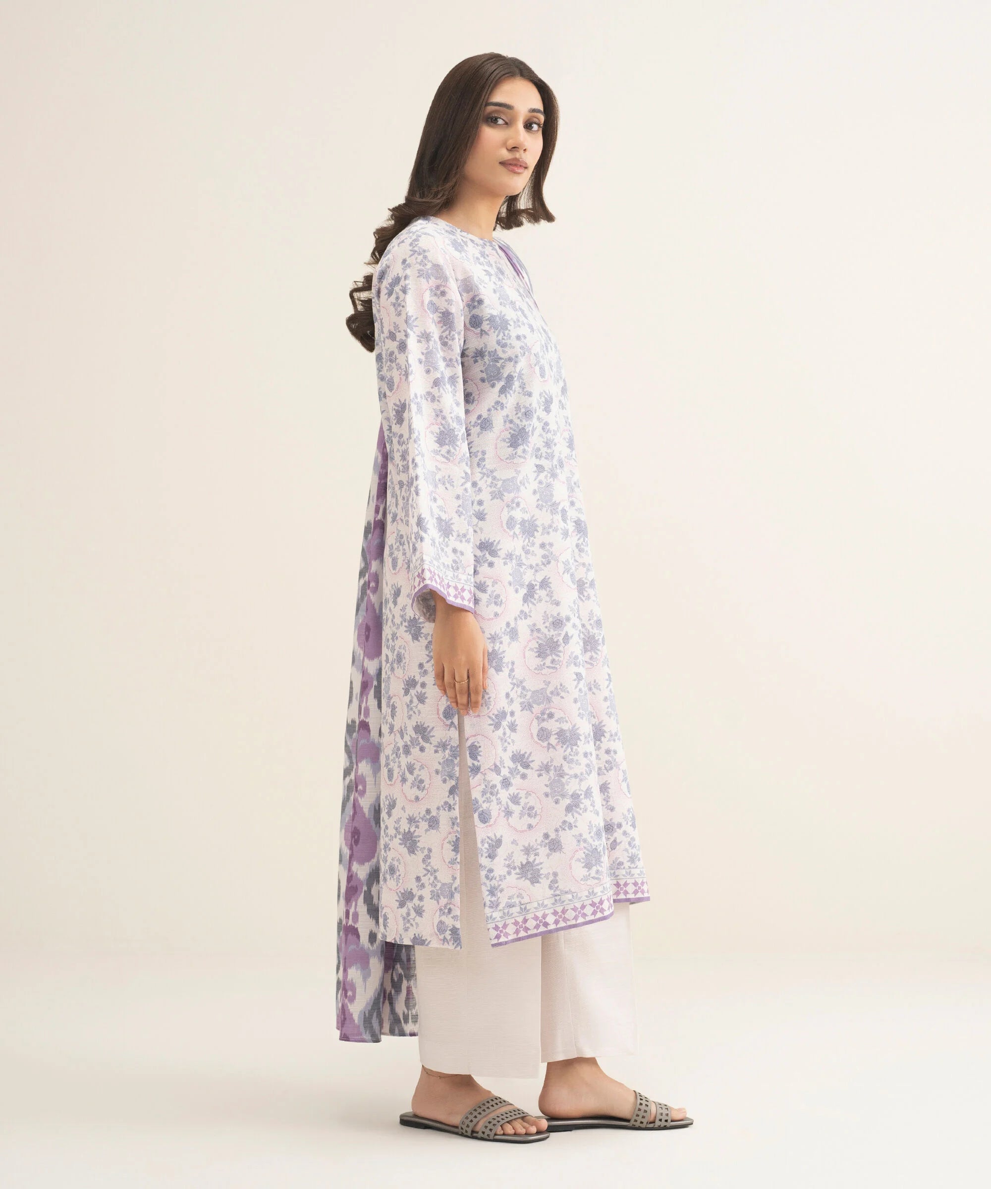 3 Piece - Printed Khaddar Suit