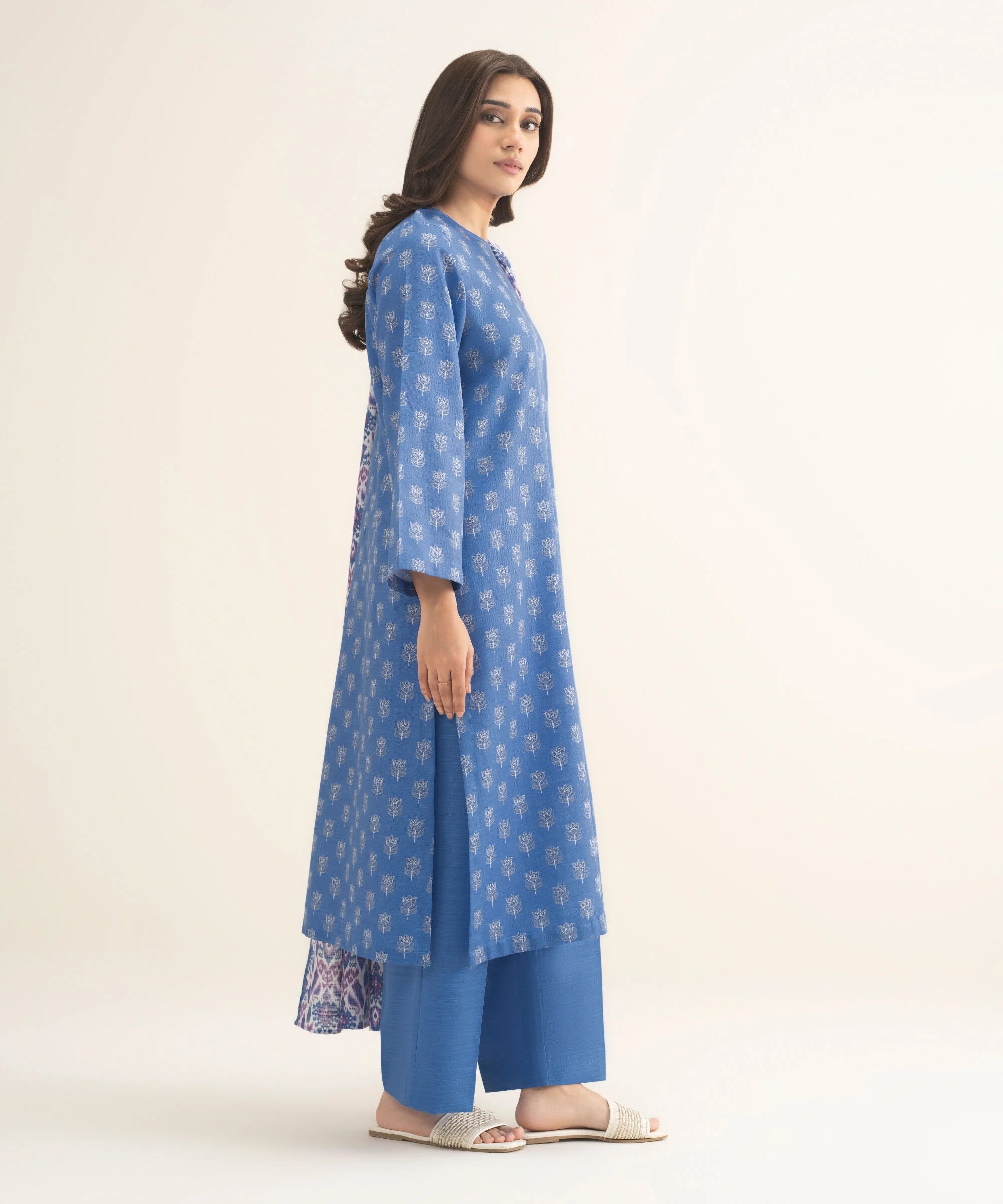 3 Piece - Printed Khaddar Suit