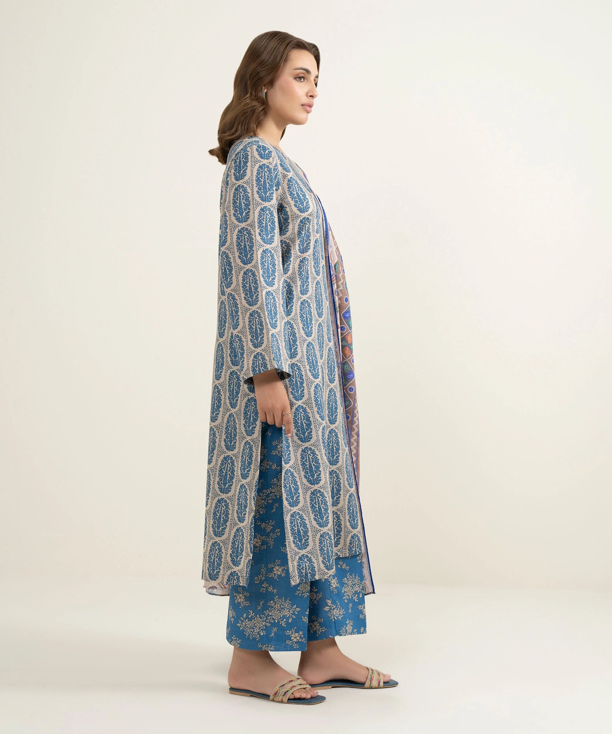 3 Piece - Printed Khaddar Suit