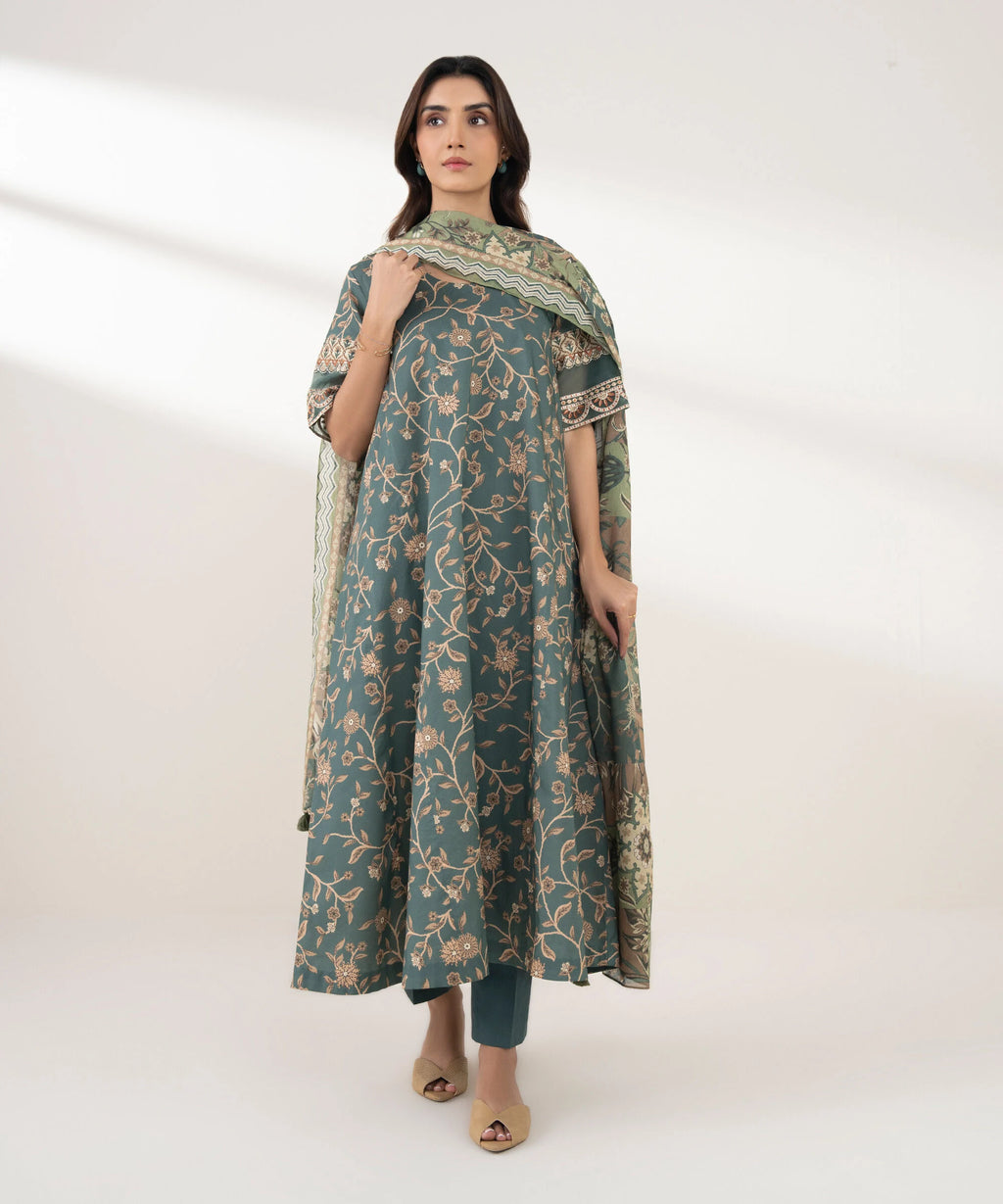 3 Piece - Embroidered Lawn Suit