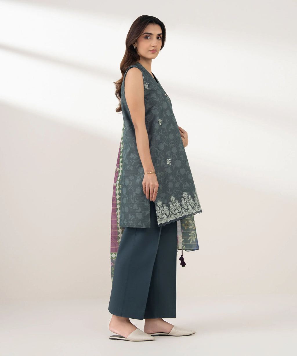 3 Piece - Embroidered Zari Lawn Suit