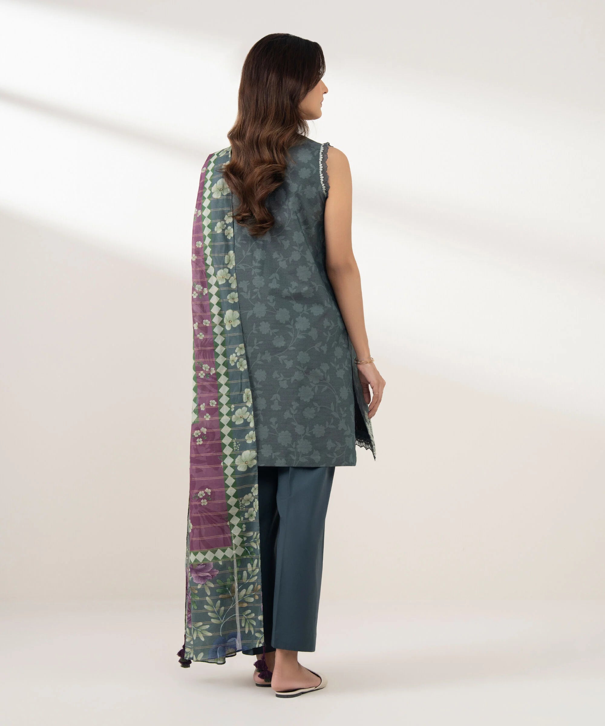 3 Piece - Embroidered Zari Lawn Suit