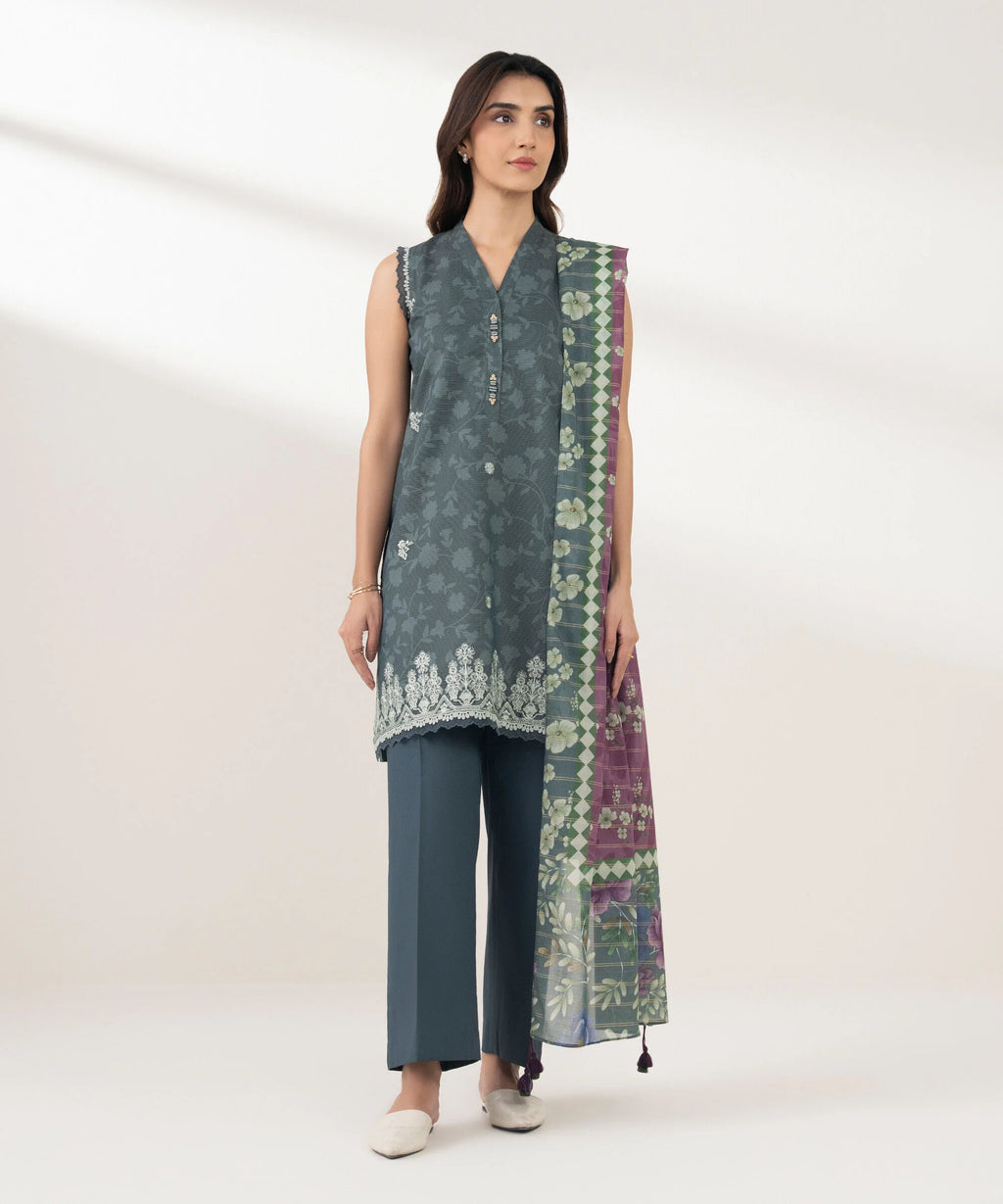 3 Piece - Embroidered Zari Lawn Suit