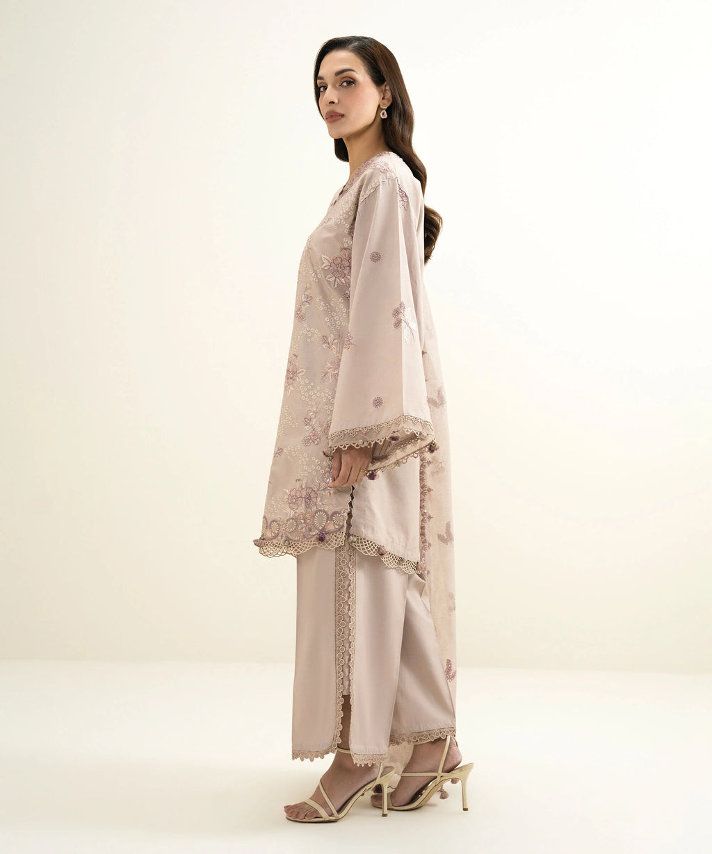 3 Piece - Embroidered Lawn Suit