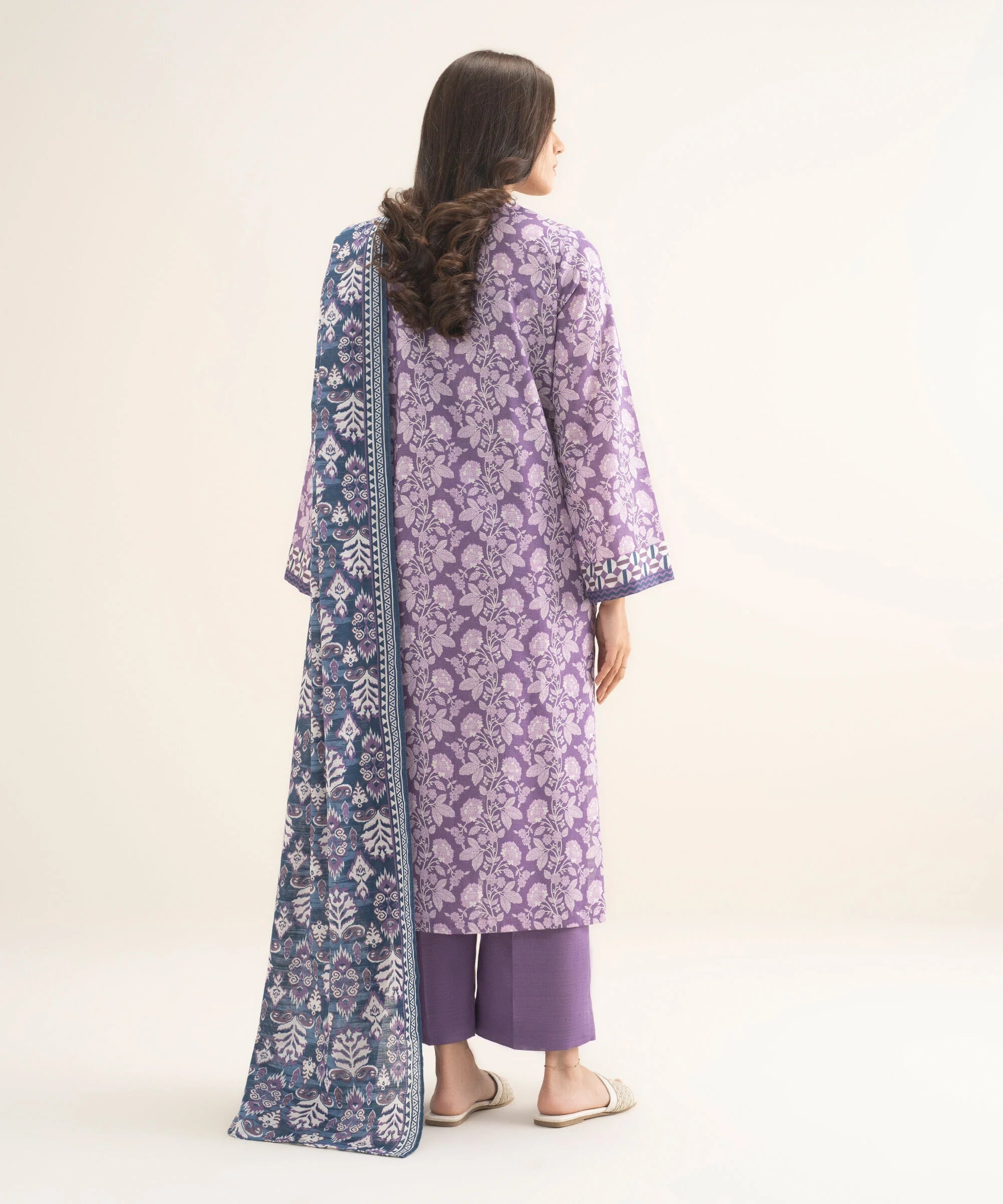 3 Piece - Printed Khaddar Suit