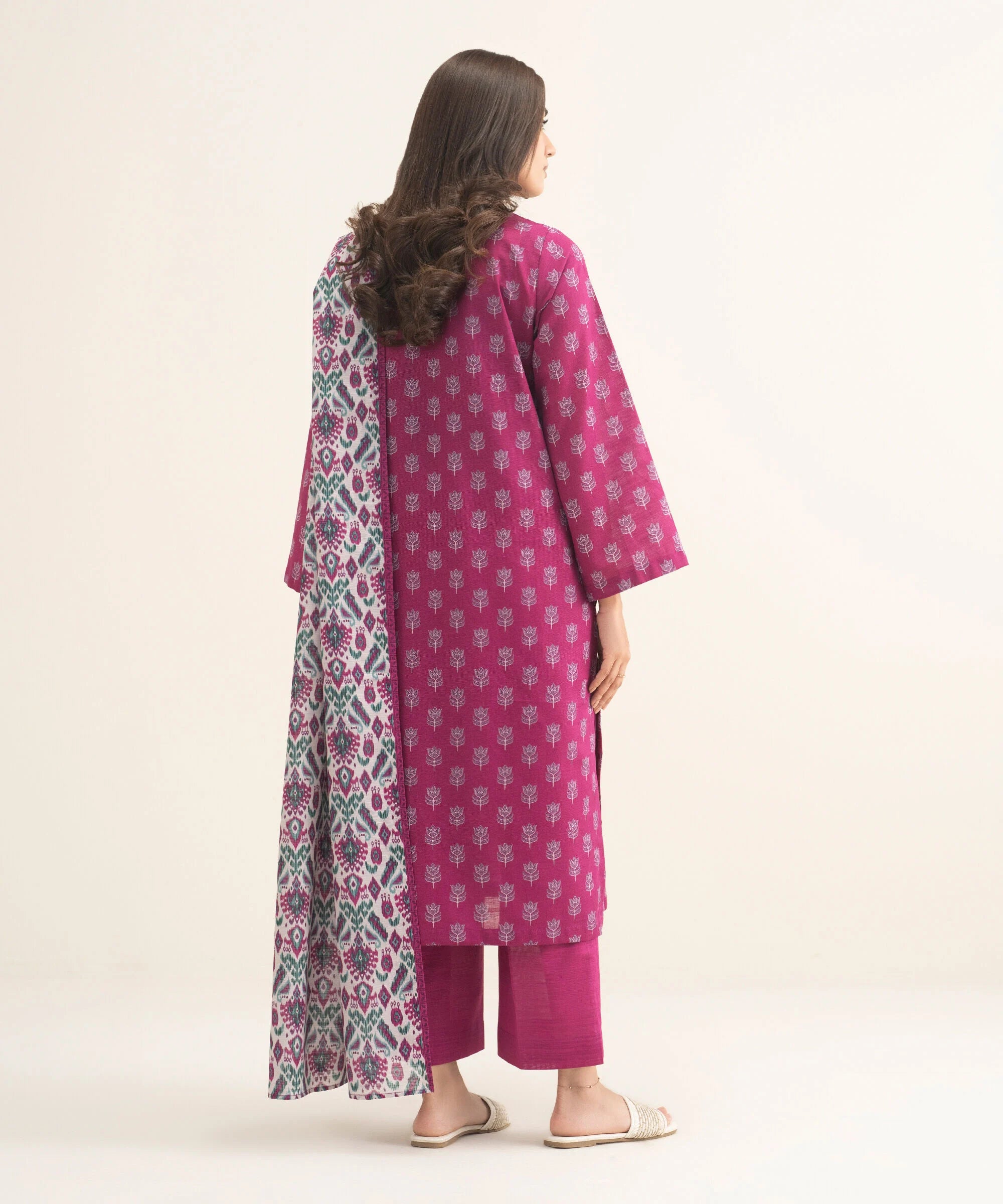 3 Piece - Printed Khaddar Suit