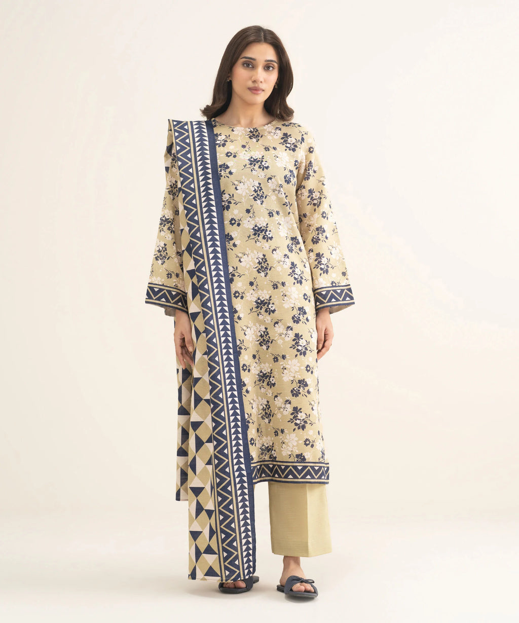3 Piece - Printed Khaddar Suit
