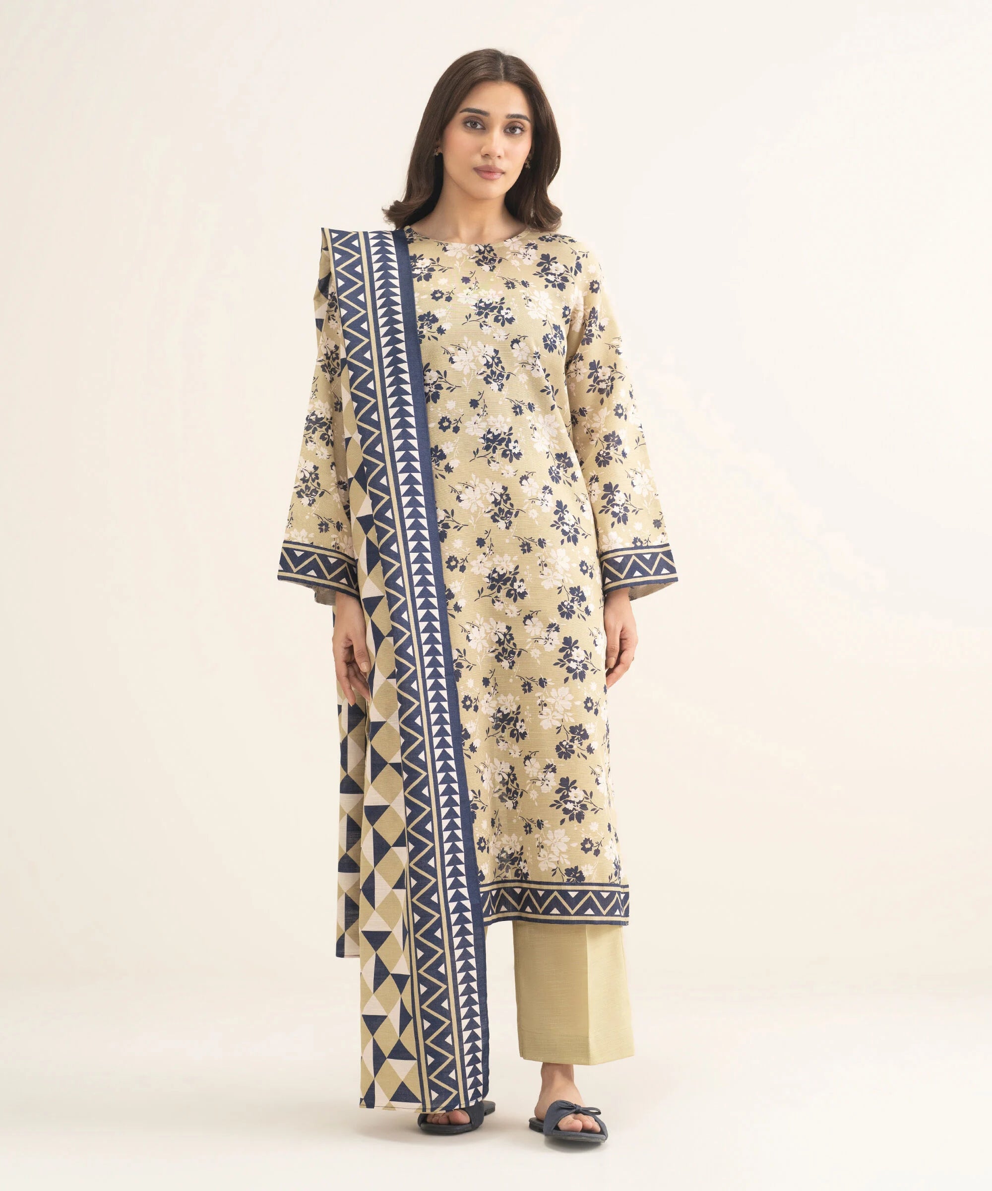 3 Piece - Printed Khaddar Suit
