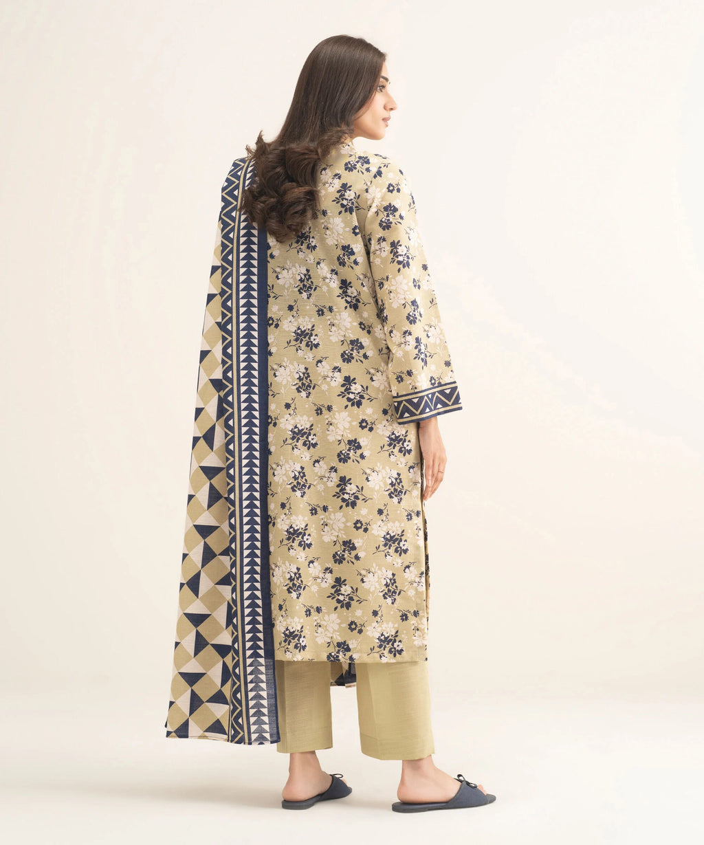 3 Piece - Printed Khaddar Suit