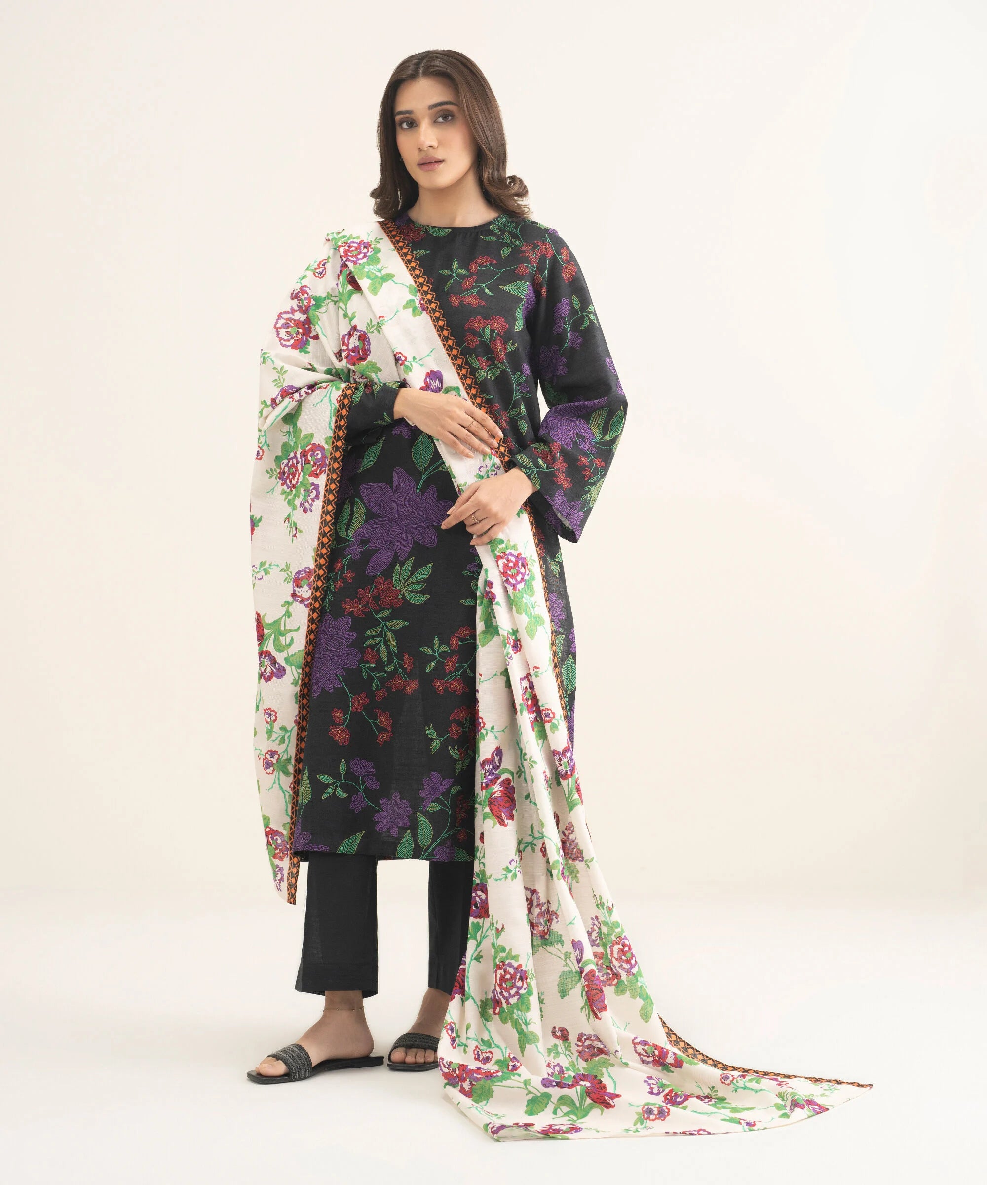 3 Piece - Printed Khaddar Suit