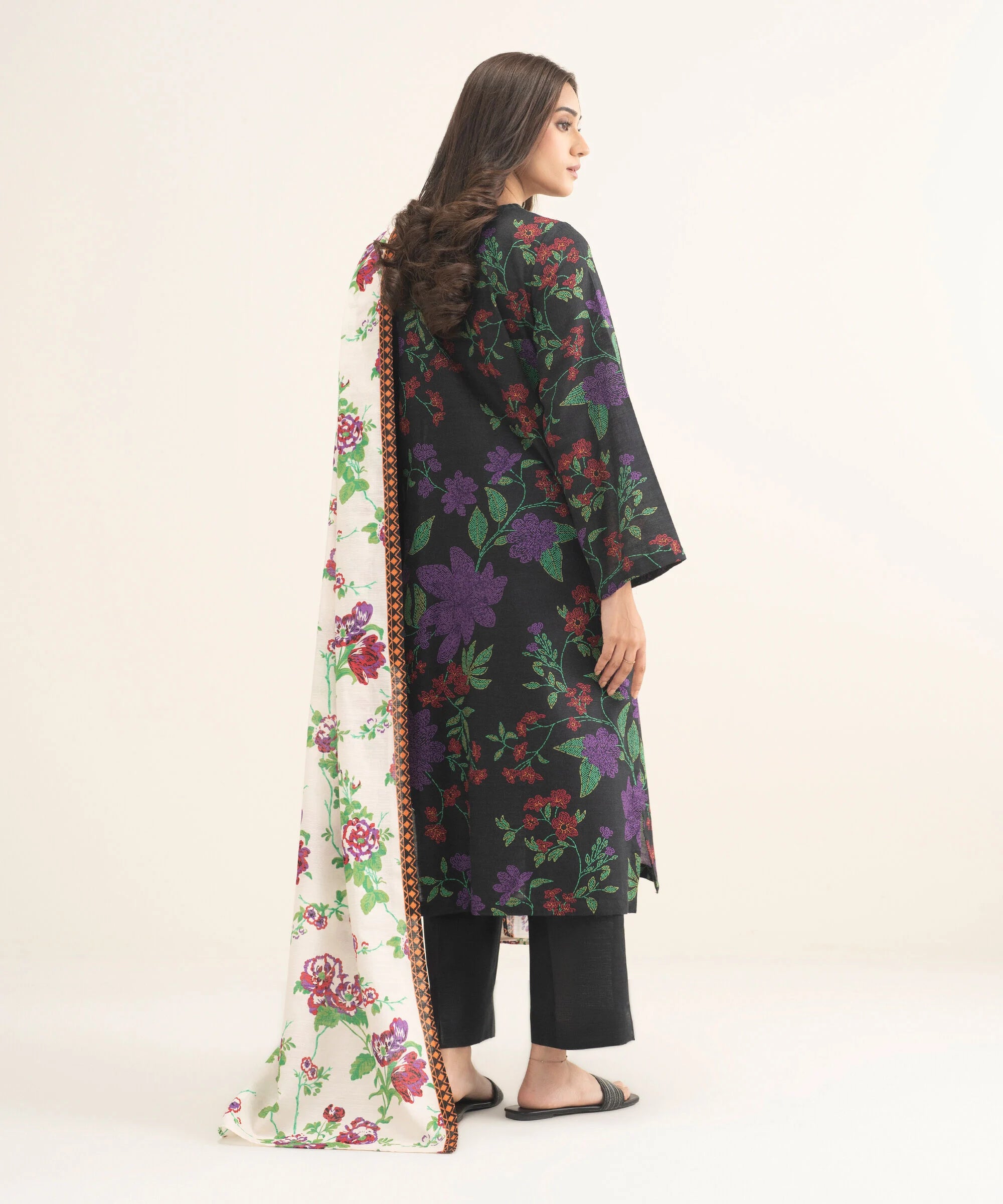 3 Piece - Printed Khaddar Suit