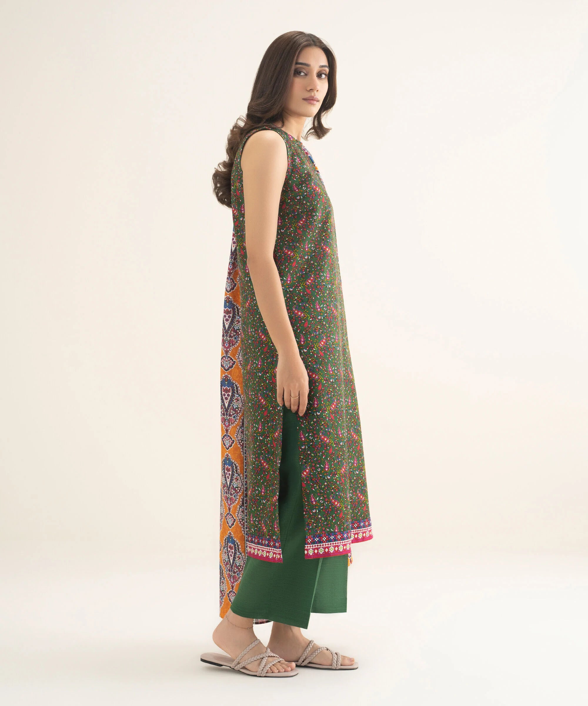 3 Piece - Printed Khaddar Suit