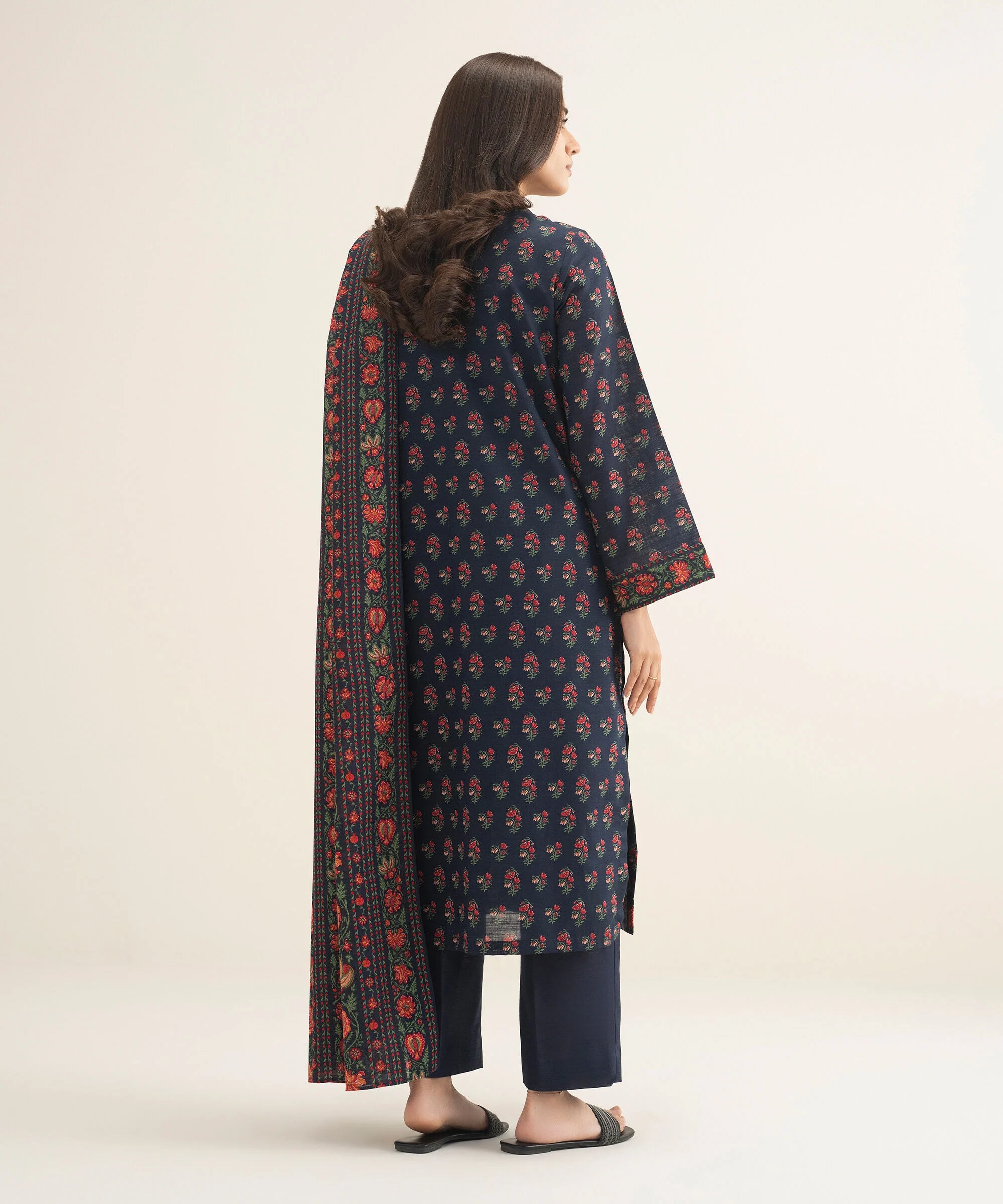 3 Piece - Printed Khaddar Suit
