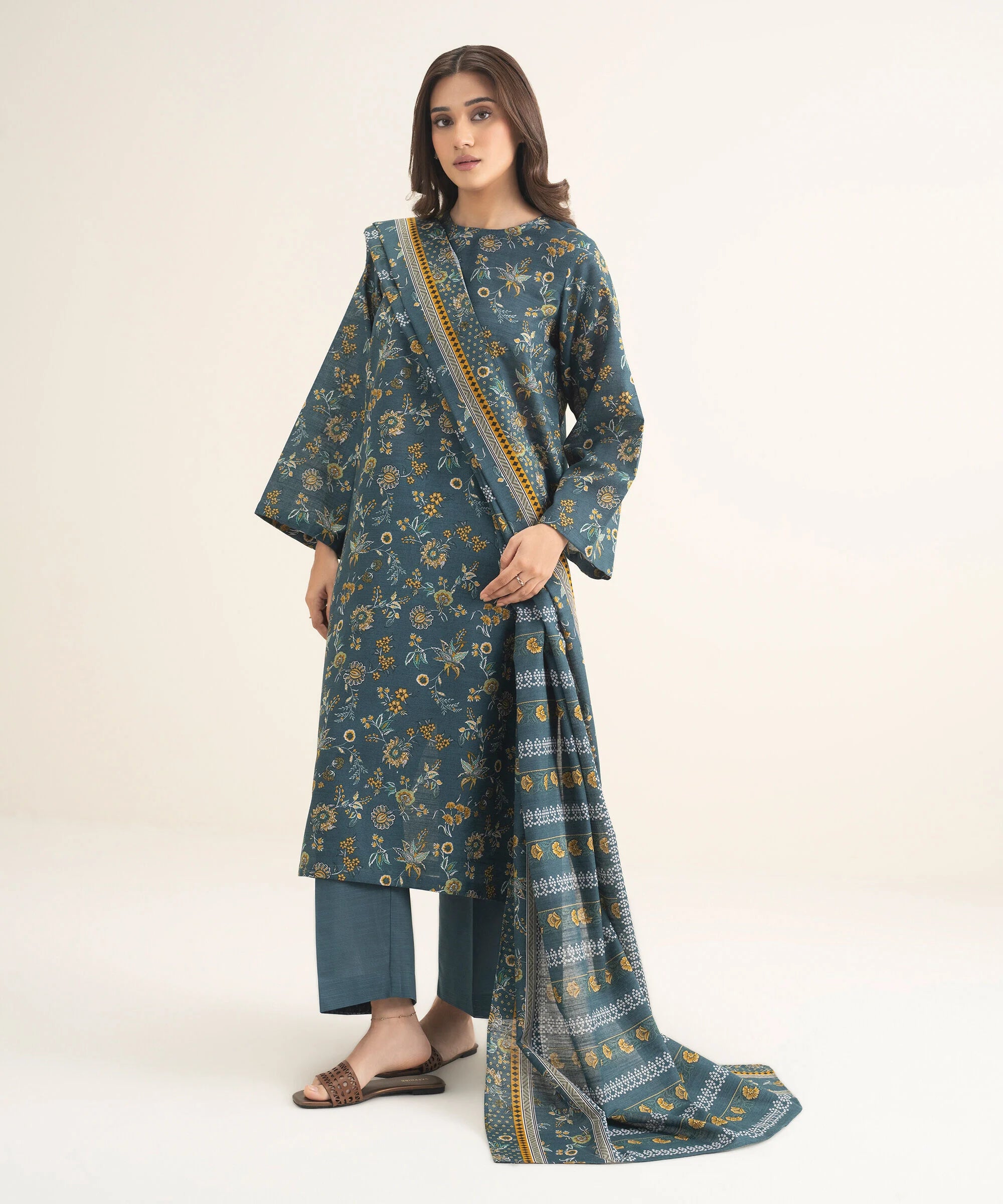 3 Piece - Printed Khaddar Suit