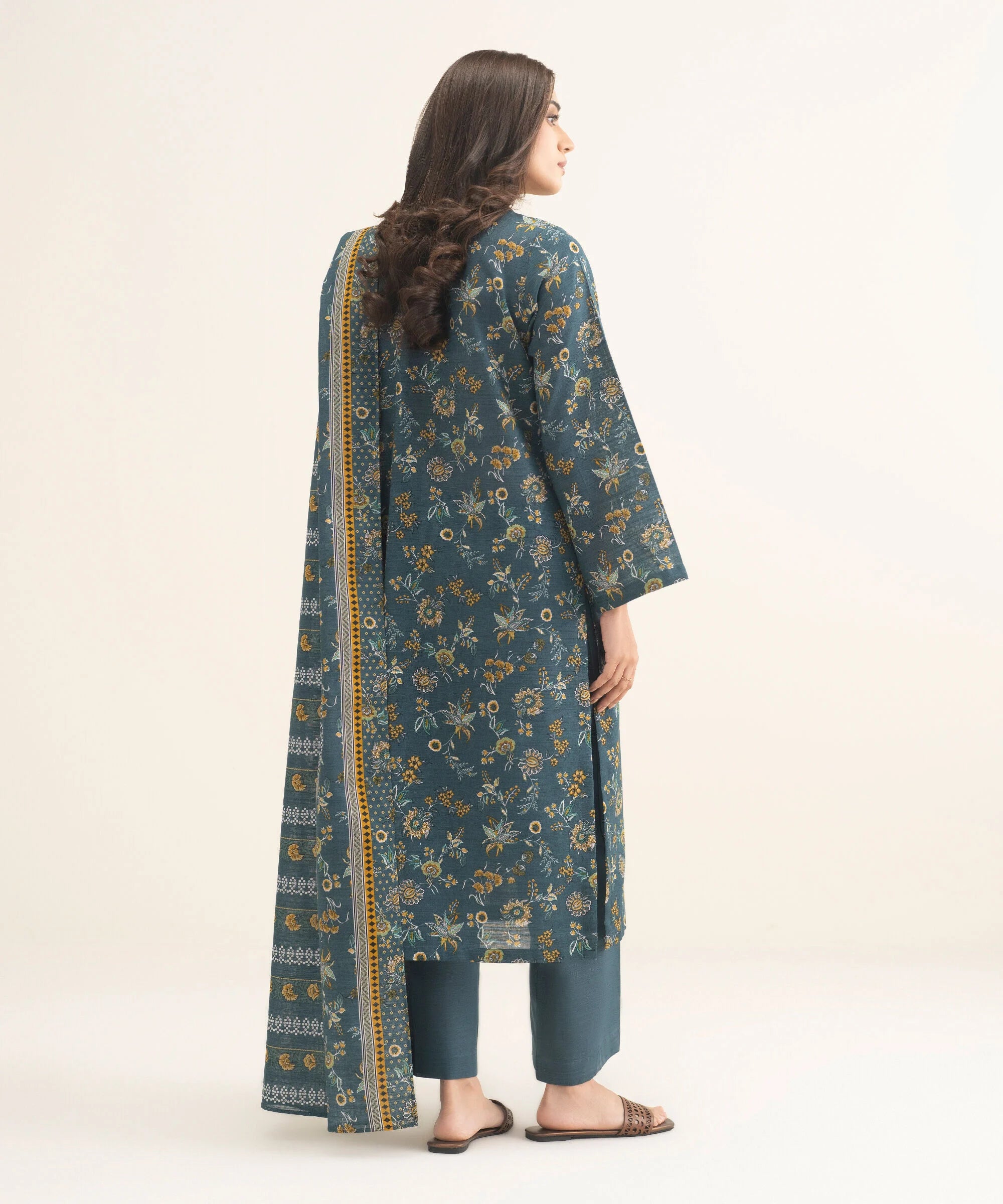 3 Piece - Printed Khaddar Suit