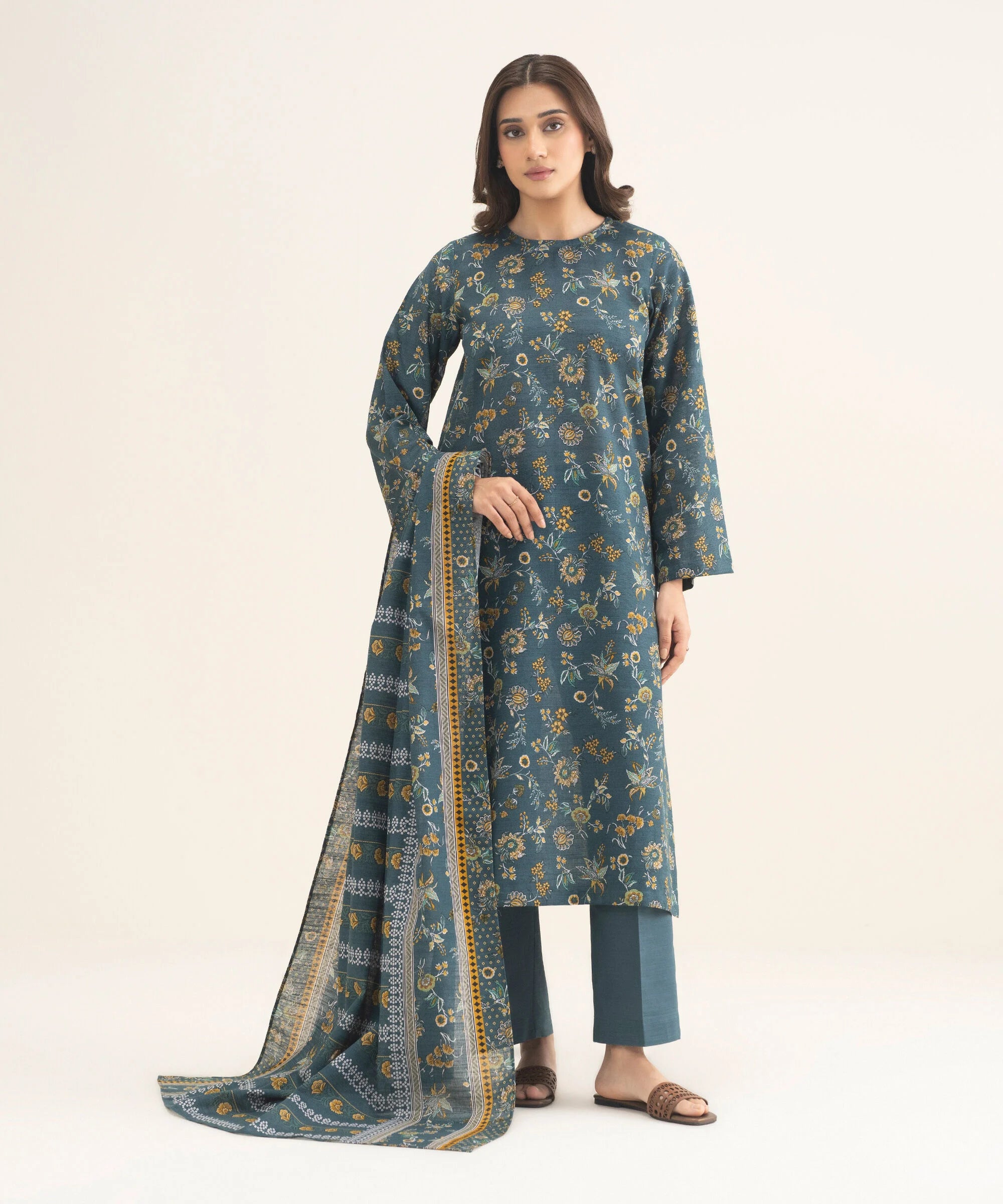 3 Piece - Printed Khaddar Suit