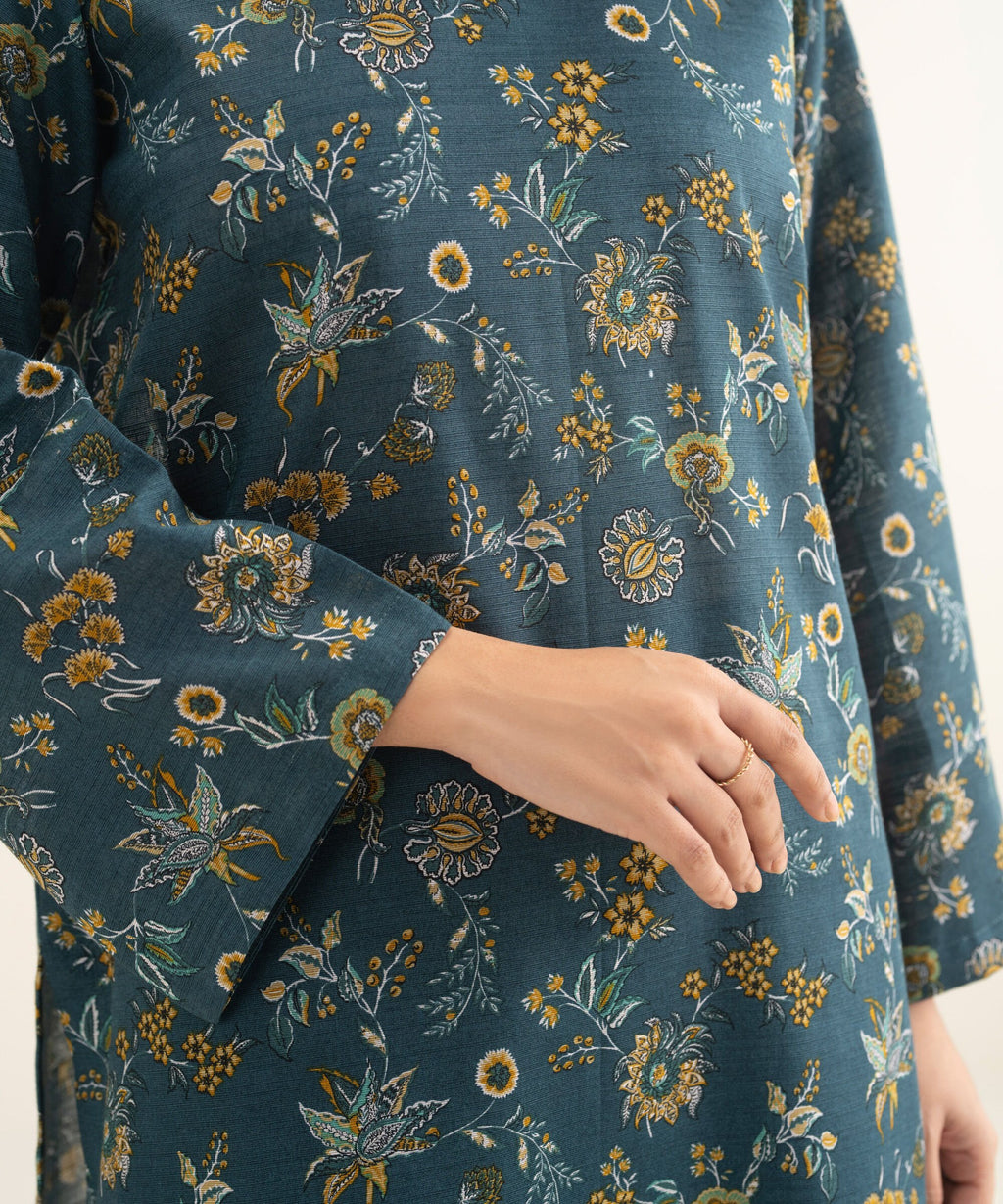 3 Piece - Printed Khaddar Suit