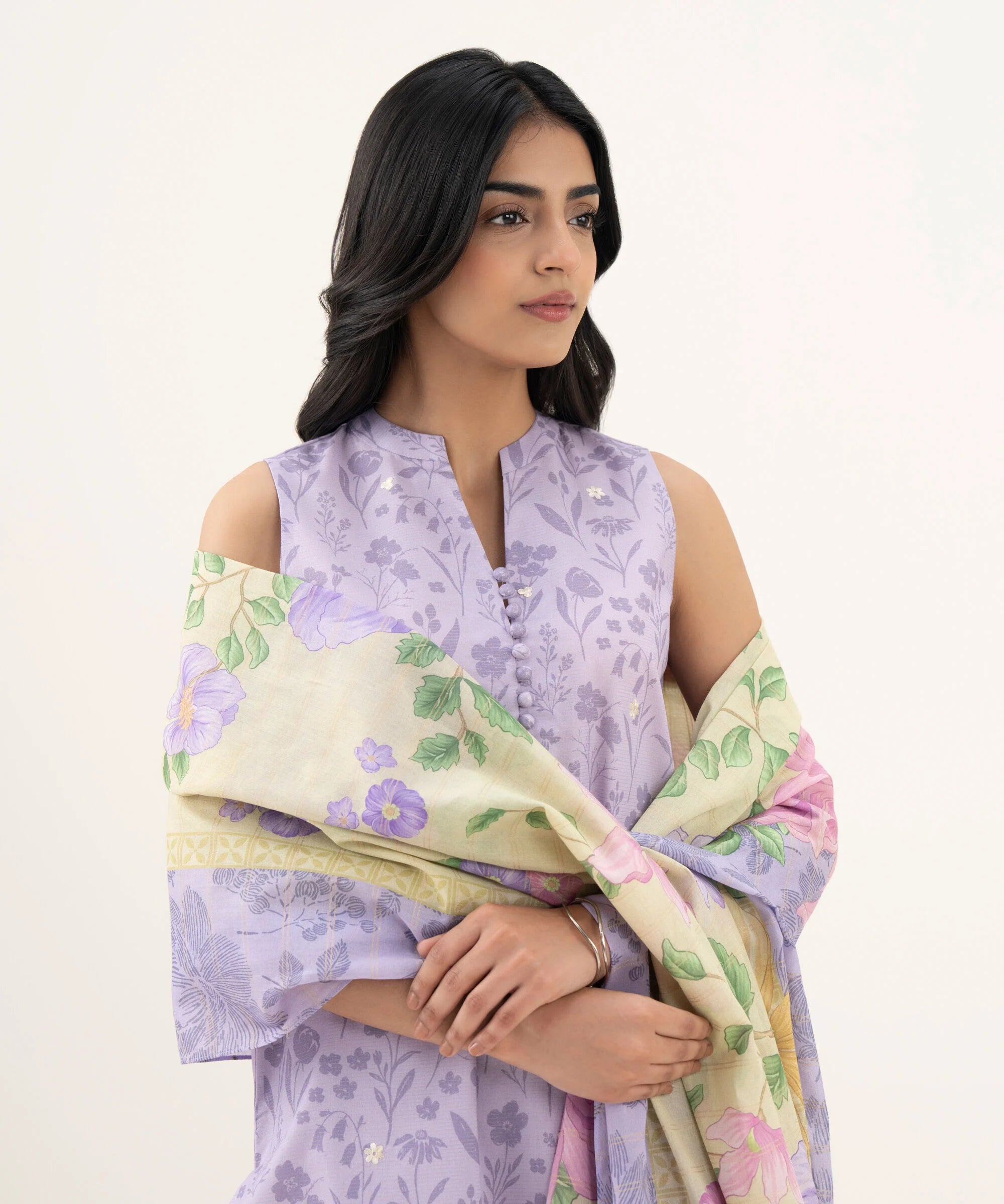 3 Piece - Embroidered Zari Lawn Suit