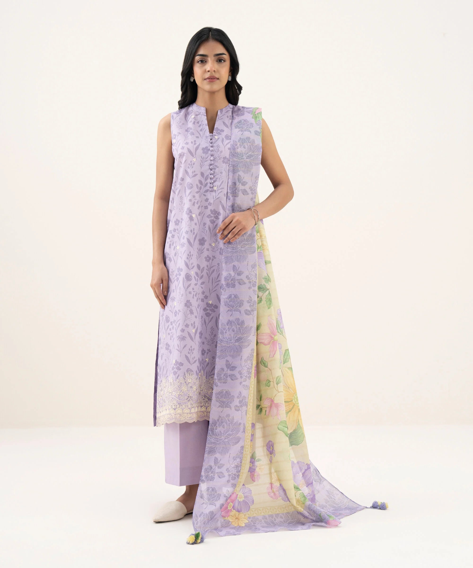 3 Piece - Embroidered Zari Lawn Suit