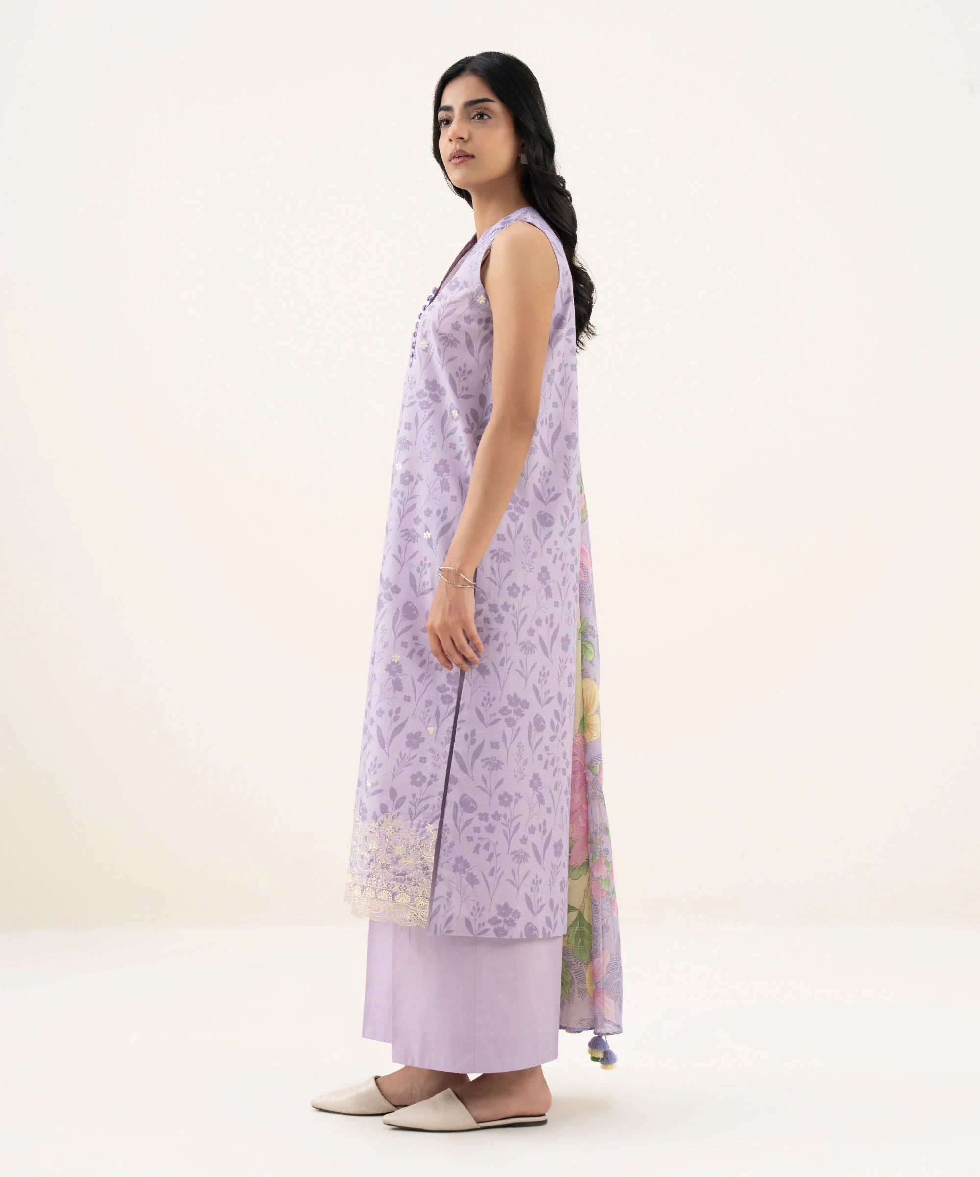 3 Piece - Embroidered Zari Lawn Suit