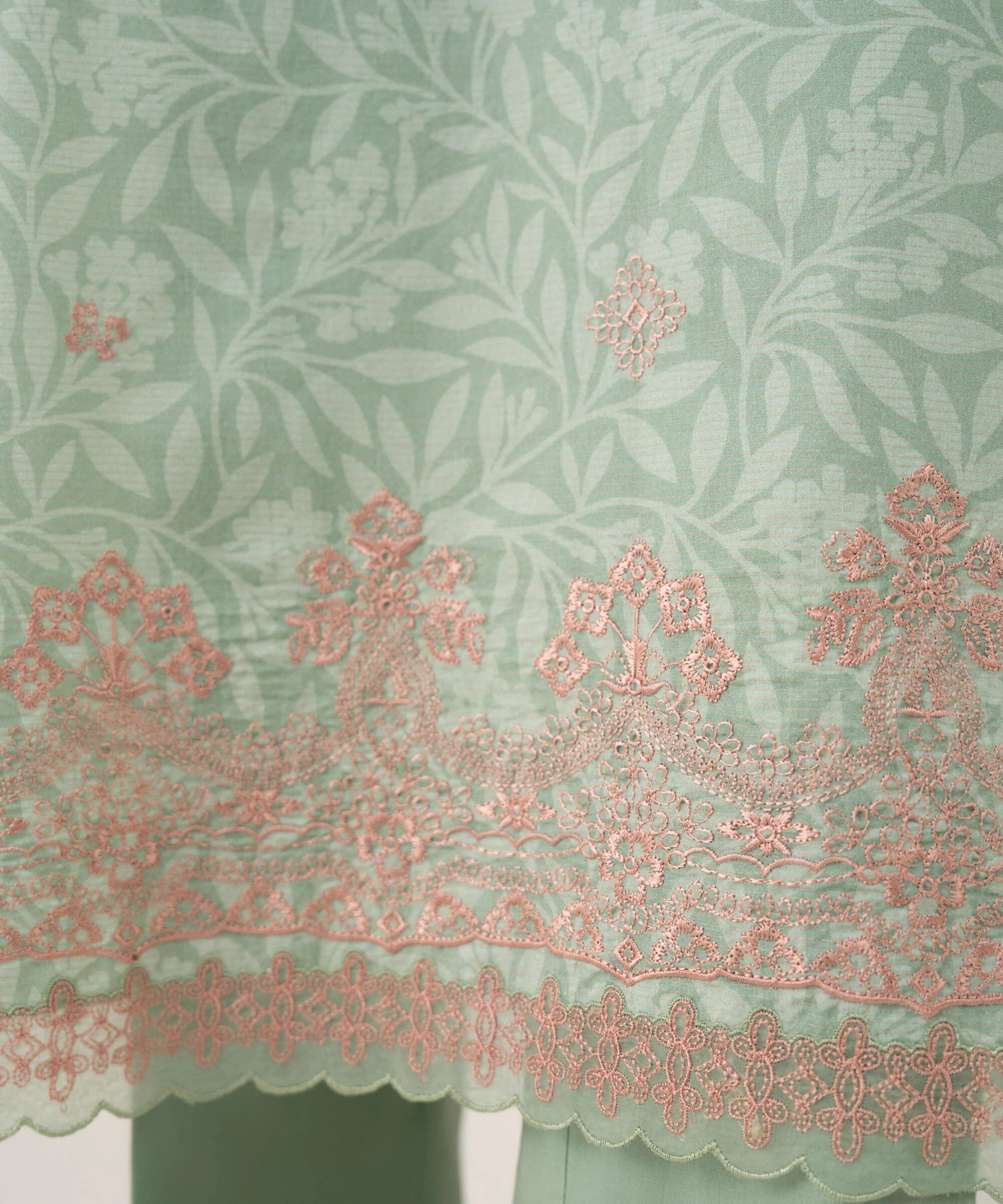 3 Piece - Embroidered Zari Lawn Suit