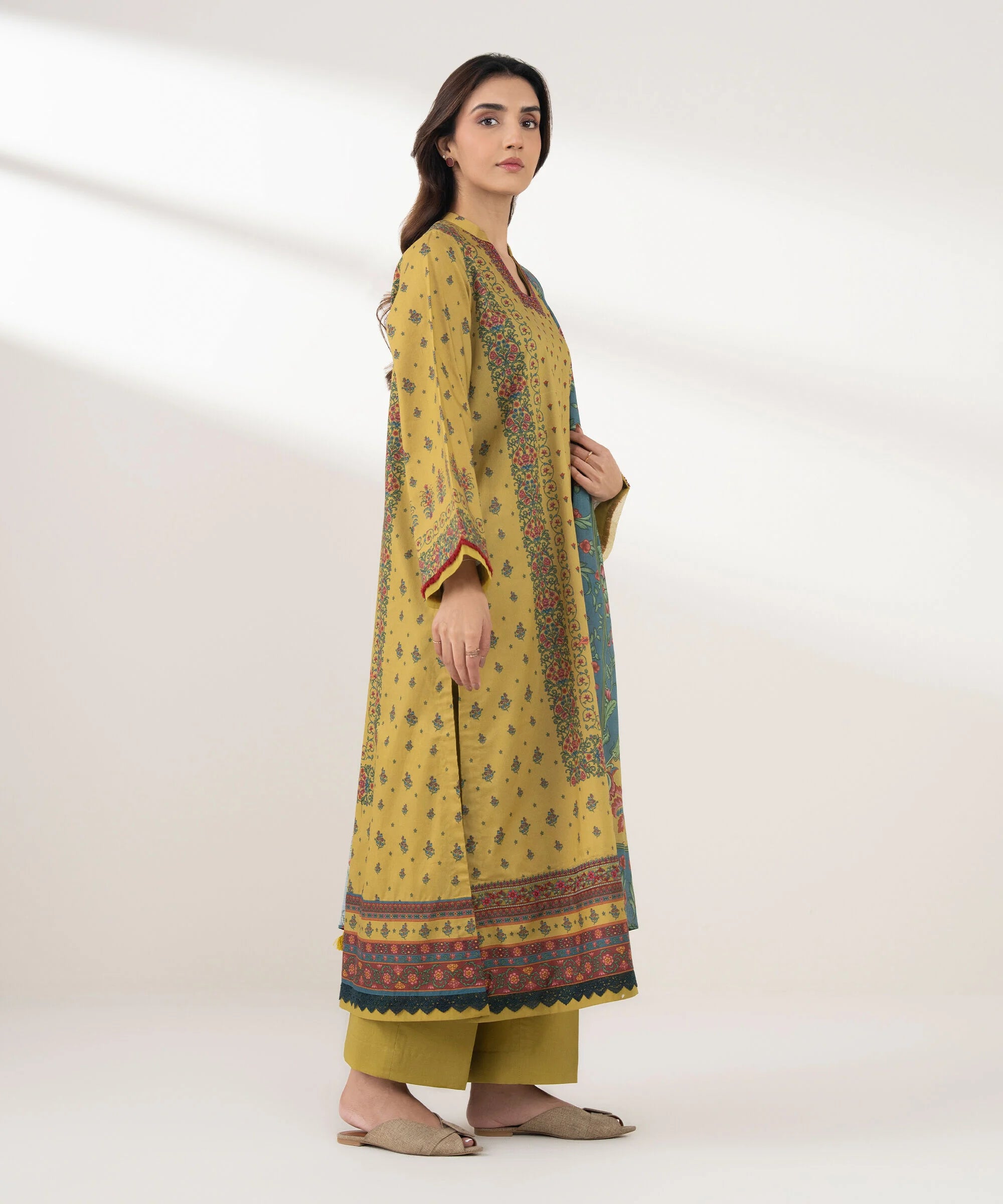3 Piece - Embroidered Lawn Suit