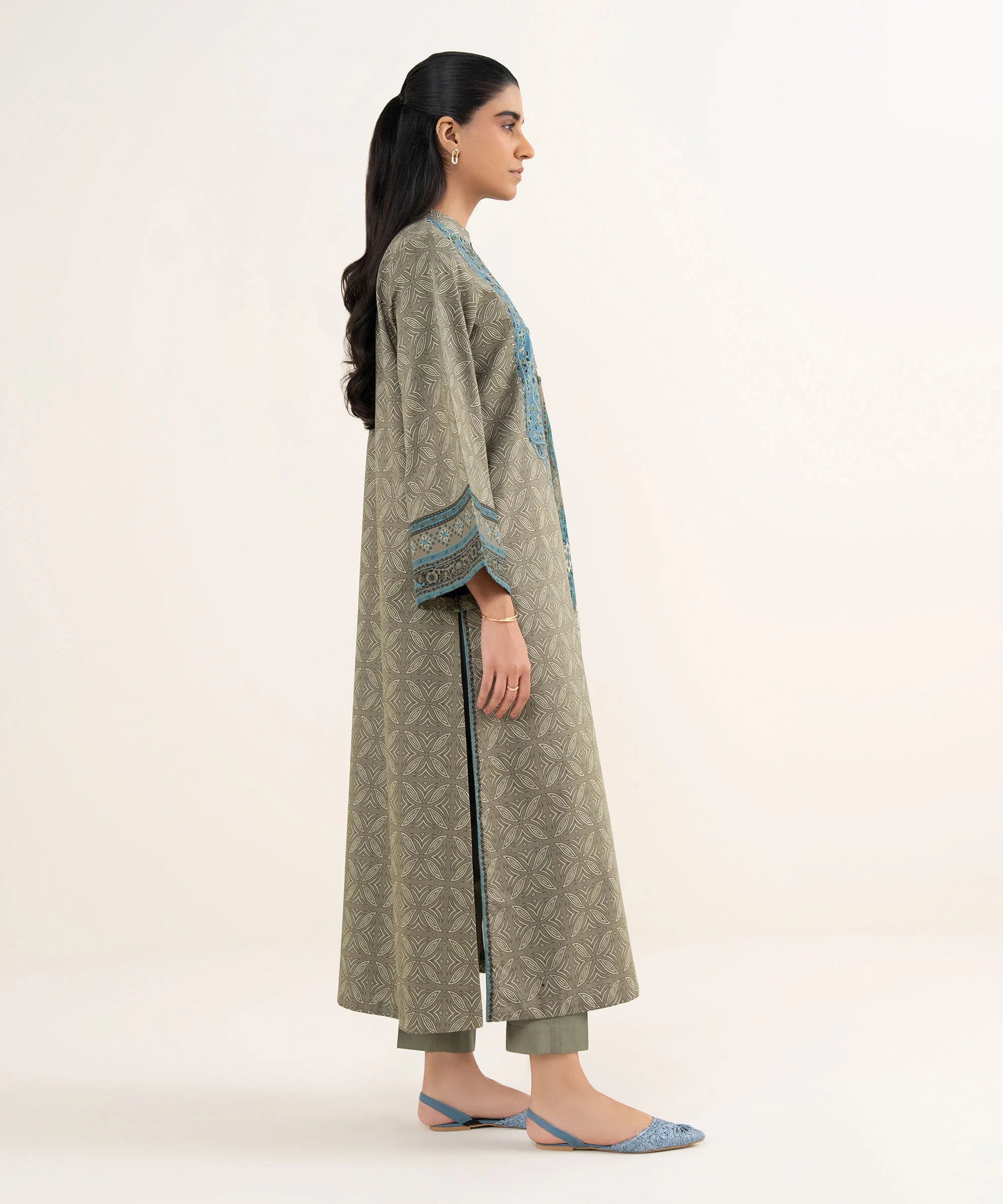 3 Piece - Embroidered Lawn Suit