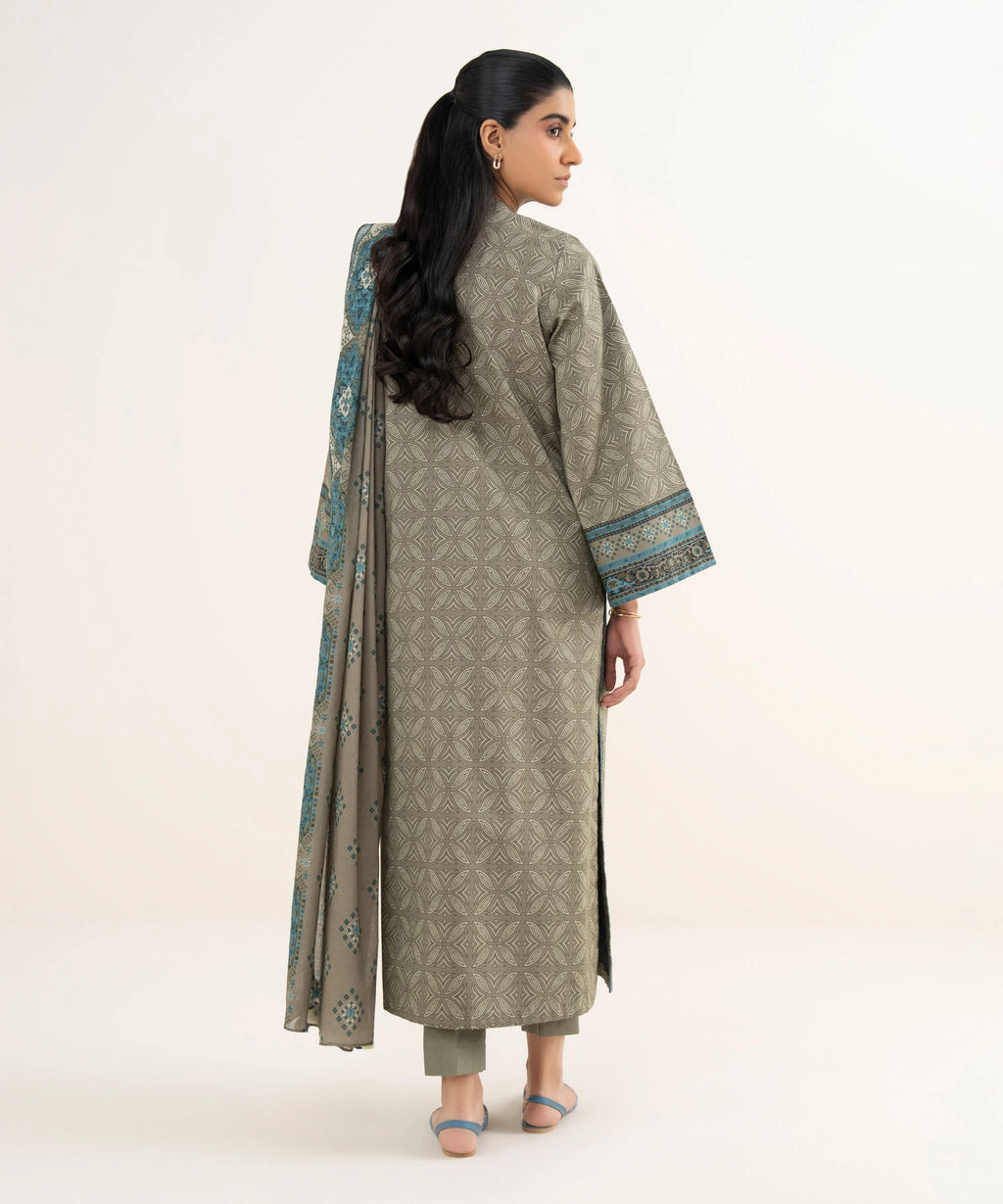 3 Piece - Embroidered Lawn Suit