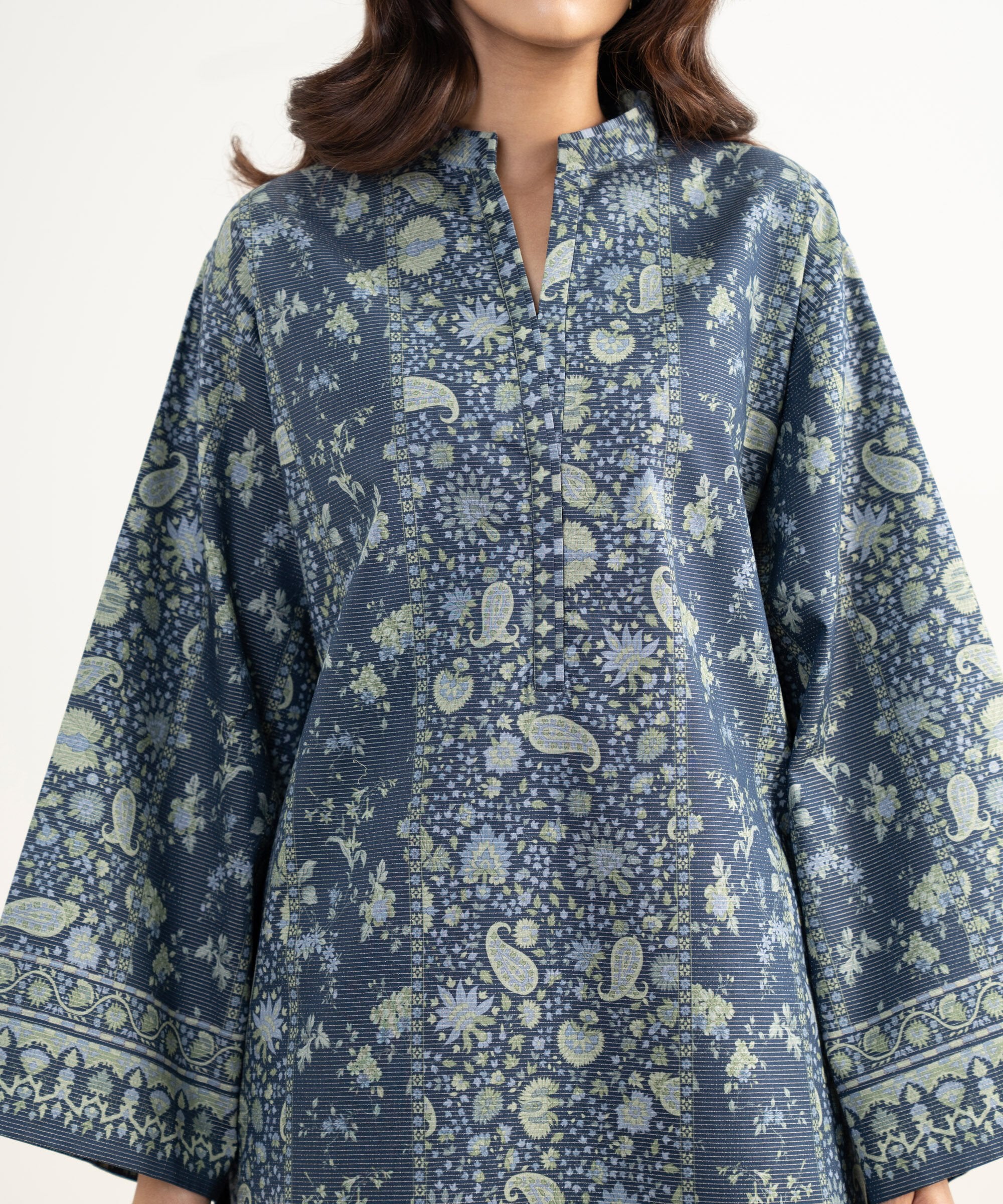 3 Piece - Embroidered Zari Lawn Suit