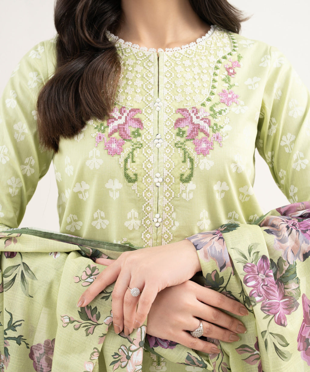 3 Piece - Embroidered Lawn Suit