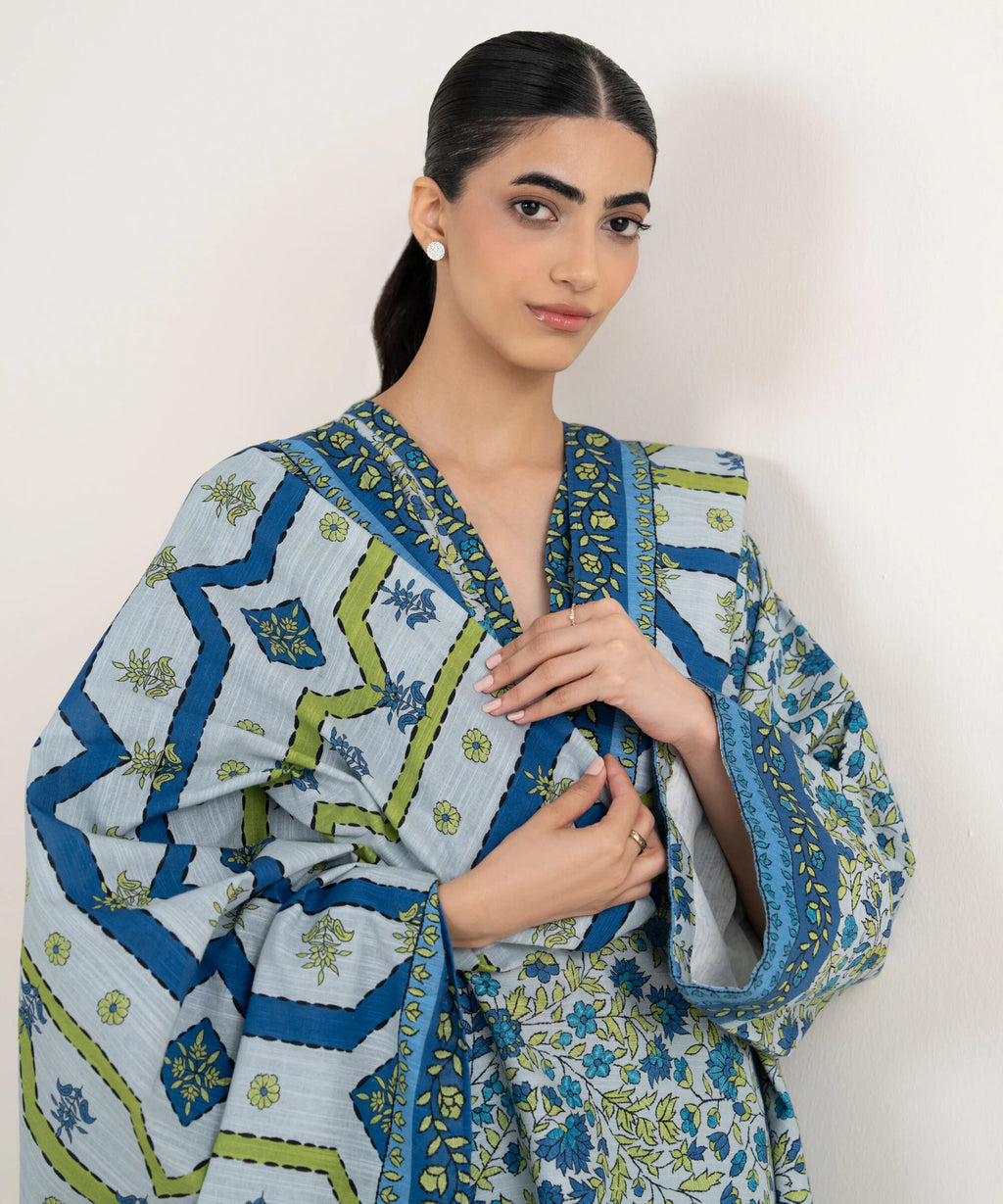 3 Piece - Printed Khaddar Suit