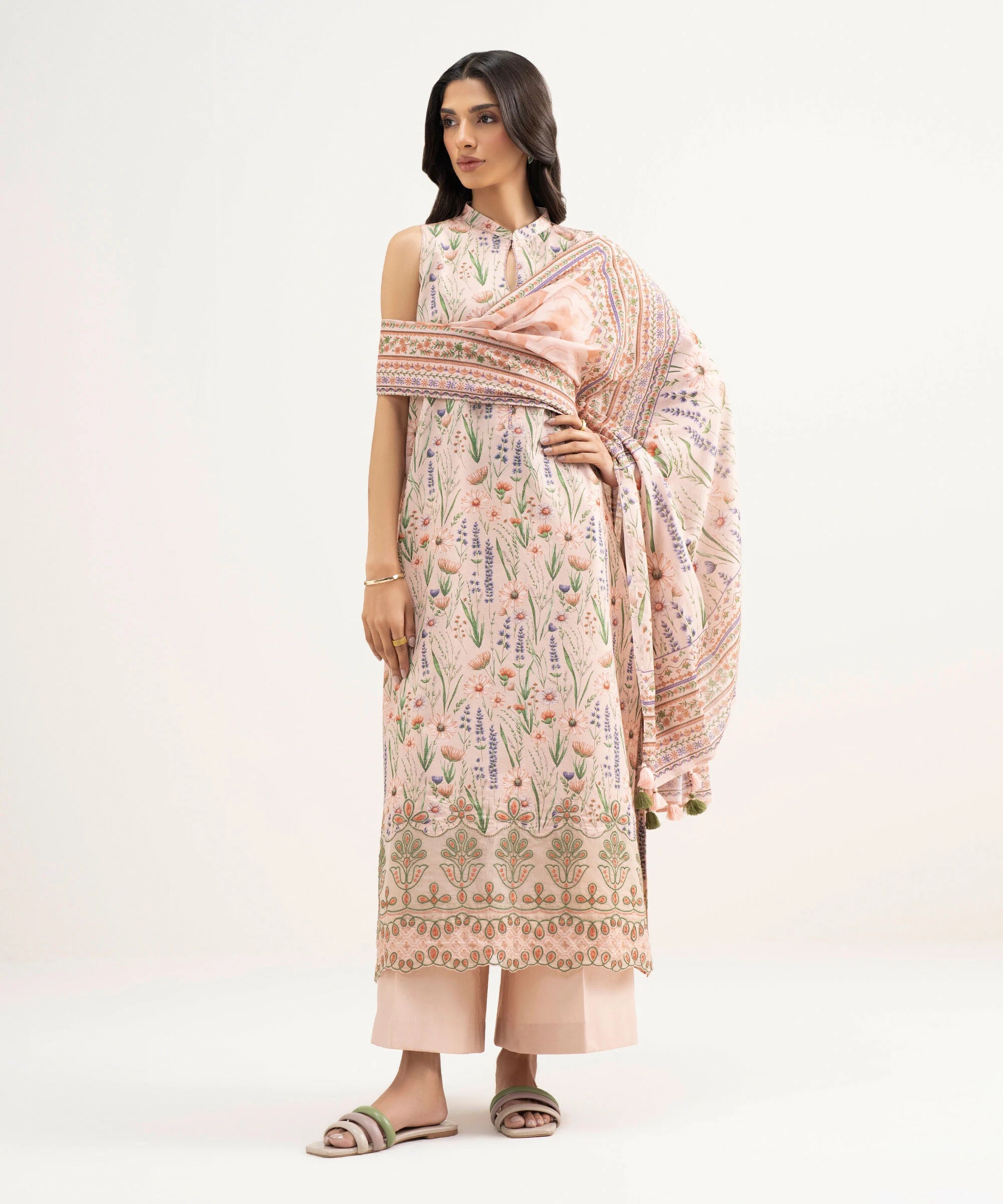 3 Piece - Embroidered Zari Lawn Suit