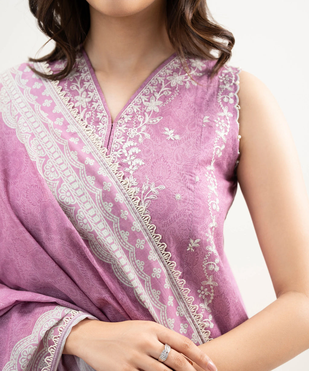 3 Piece - Embroidered Lawn Suit